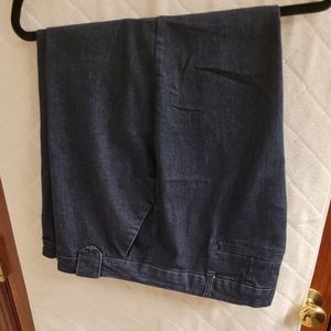 N62 size 18 black jeans capris with button detail on leg